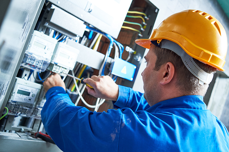 Become An Electrician in Slough Berkshire